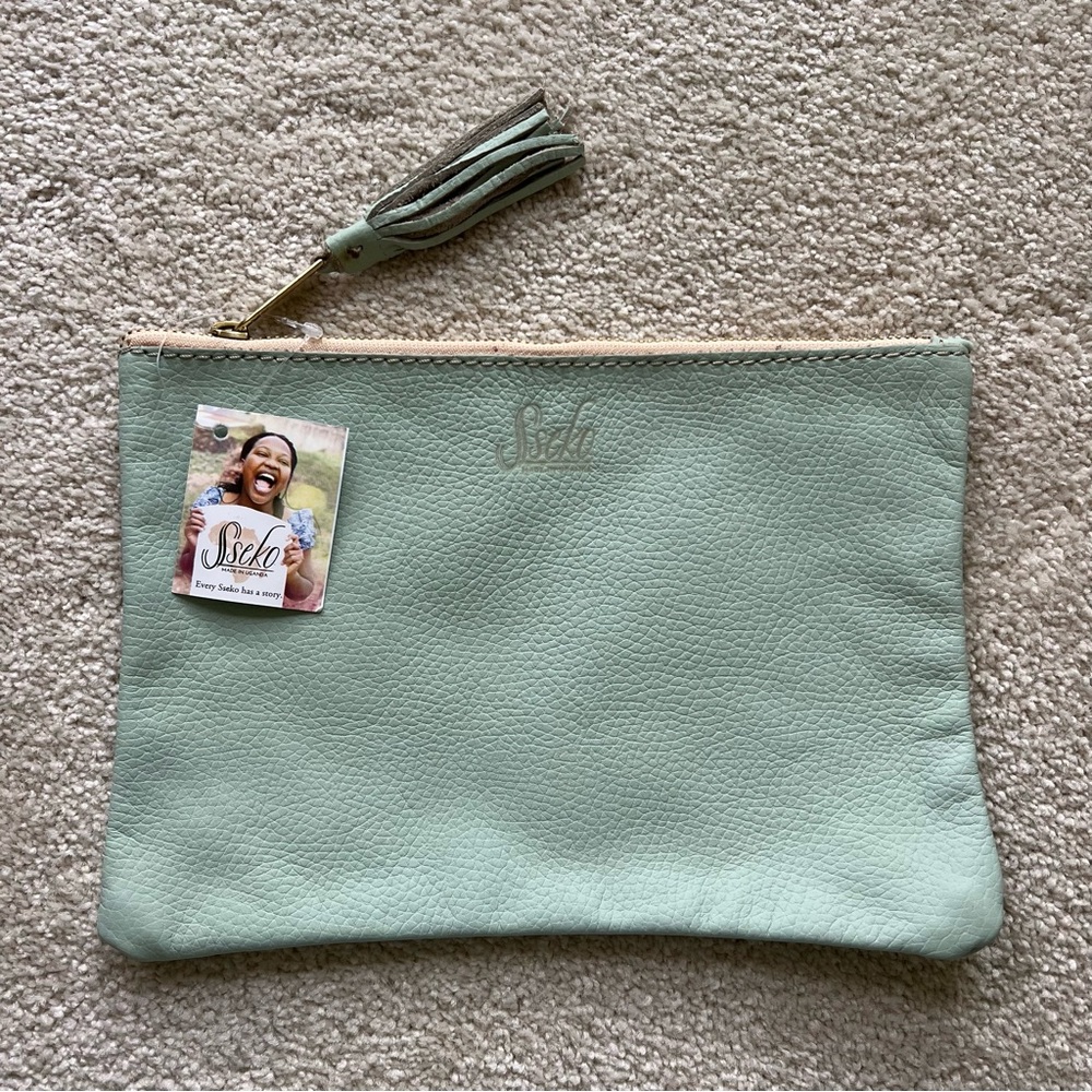 NWT Sseko Tassel Clutch in Pebbled Mint